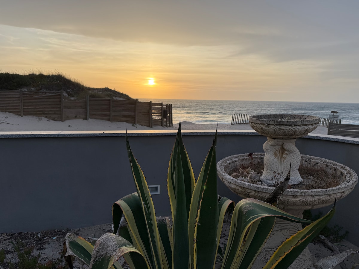 Ocean View Getaway Costa de Lavos - Quarto Brisa Suave com luz natural